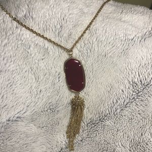 KENDRA SCOTT Rayne Gold Long Pendant Necklace in Maroon